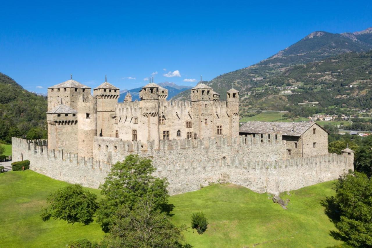 La Lupa Apartment - In The Heart Of Aosta With Car Box Esterno foto